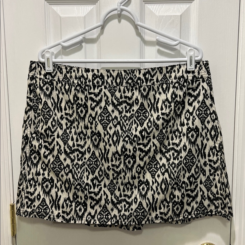 Ripskirt Wrap Skirt Length 1 with Pockets - Black Ikat print Size XL